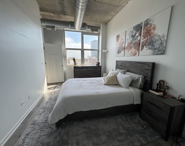 1000 W Adams Street - Photo Thumbnail 14