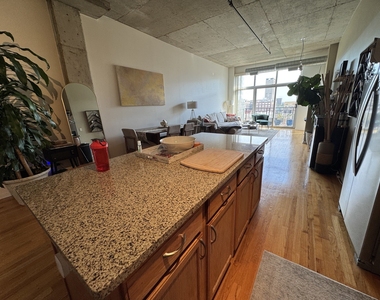 1000 W Adams Street - Photo Thumbnail 6