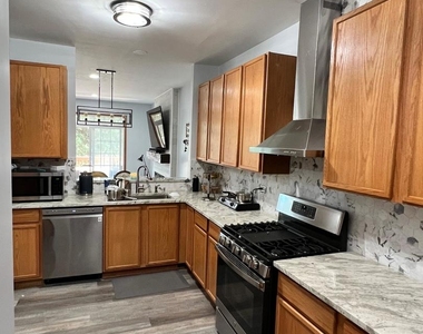 105 Neutrenton Avenue - Photo Thumbnail 4