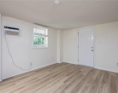 3454 Rockbridge Road - Photo Thumbnail 3