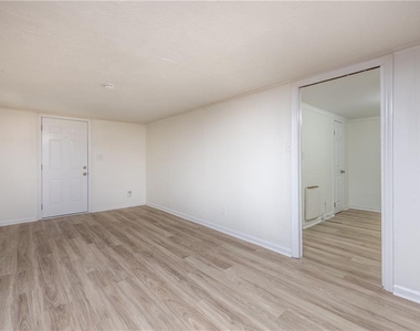 3454 Rockbridge Road - Photo Thumbnail 2