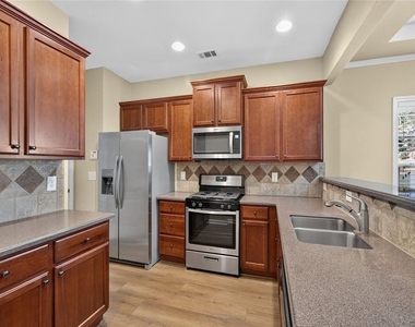 5060 Hastings Terrace - Photo Thumbnail 9