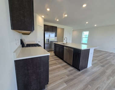 217 Cooney Way - Photo Thumbnail 3