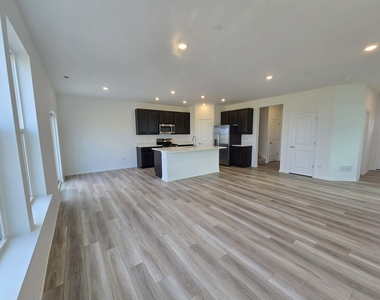 217 Cooney Way - Photo Thumbnail 2