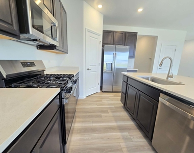 217 Cooney Way - Photo Thumbnail 5