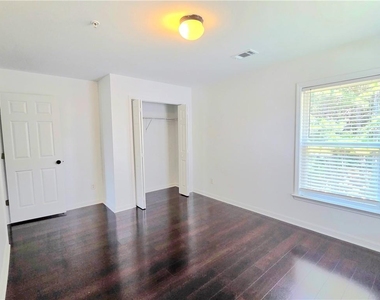 1140 Foxcroft Drive - Photo Thumbnail 42