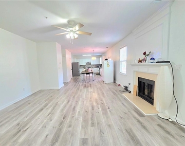 1140 Foxcroft Drive - Photo Thumbnail 12