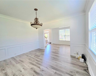 1140 Foxcroft Drive - Photo Thumbnail 11