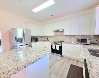 1140 Foxcroft Drive - Photo Thumbnail 15