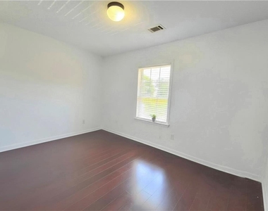 1140 Foxcroft Drive - Photo Thumbnail 28