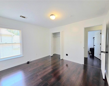 1140 Foxcroft Drive - Photo Thumbnail 43