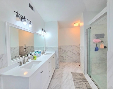 1140 Foxcroft Drive - Photo Thumbnail 22