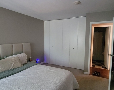 425 Walnut Creek Lane - Photo Thumbnail 8