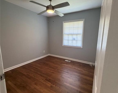 1633 Slate Road - Photo Thumbnail 10