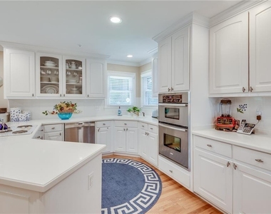 1281 Lake Washington Drive - Photo Thumbnail 14