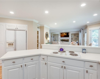 1281 Lake Washington Drive - Photo Thumbnail 16