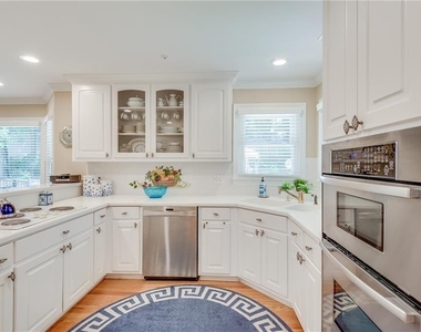 1281 Lake Washington Drive - Photo Thumbnail 15