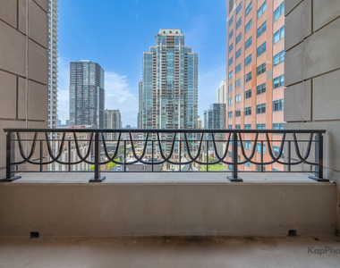 118 E Erie Street - Photo Thumbnail 26