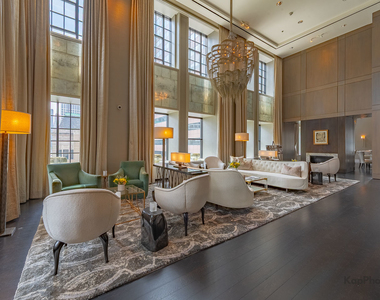 118 E Erie Street - Photo Thumbnail 2