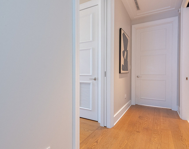 118 E Erie Street - Photo Thumbnail 32