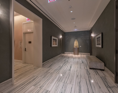 118 E Erie Street - Photo Thumbnail 16
