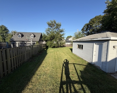 472 N Larch Avenue - Photo Thumbnail 17