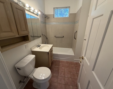 472 N Larch Avenue - Photo Thumbnail 12