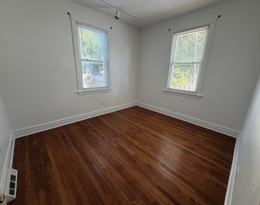 472 N Larch Avenue - Photo Thumbnail 9