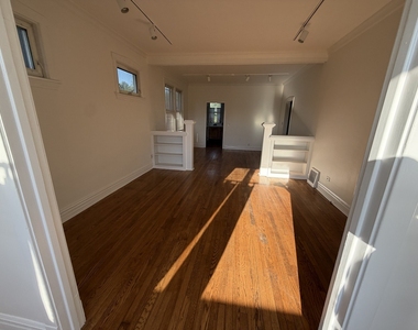 472 N Larch Avenue - Photo Thumbnail 3