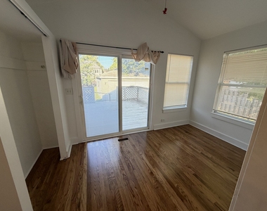 472 N Larch Avenue - Photo Thumbnail 8