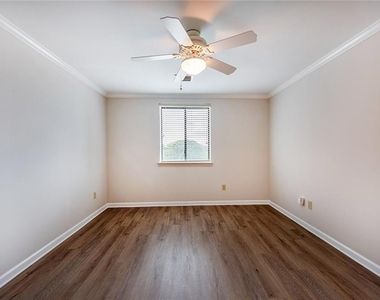 300 Johnson Ferry Road - Photo Thumbnail 15
