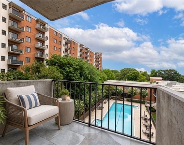 300 Johnson Ferry Road - Photo Thumbnail 35