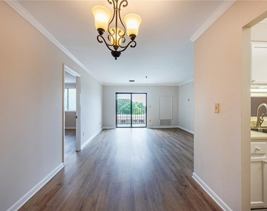 300 Johnson Ferry Road - Photo Thumbnail 25