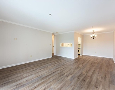 300 Johnson Ferry Road - Photo Thumbnail 18
