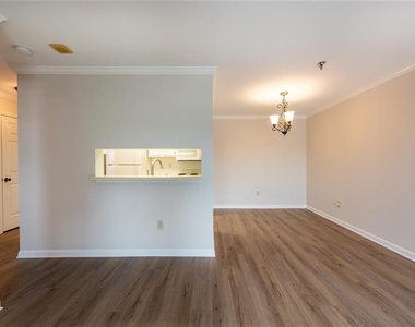300 Johnson Ferry Road - Photo Thumbnail 19