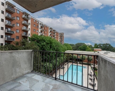 300 Johnson Ferry Road - Photo Thumbnail 38