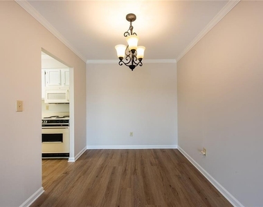 300 Johnson Ferry Road - Photo Thumbnail 24