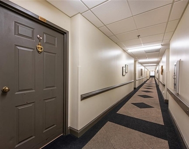 300 Johnson Ferry Road - Photo Thumbnail 11