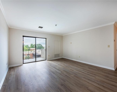 300 Johnson Ferry Road - Photo Thumbnail 20