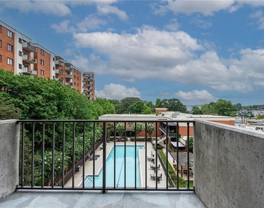 300 Johnson Ferry Road - Photo Thumbnail 37