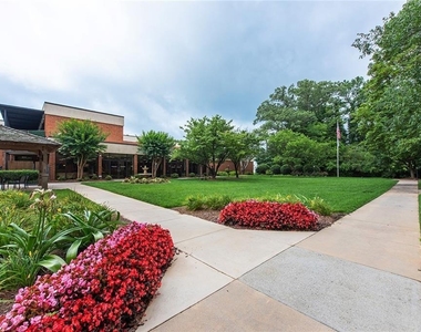 300 Johnson Ferry Road - Photo Thumbnail 5