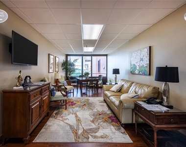 300 Johnson Ferry Road - Photo Thumbnail 9