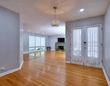 4915 Jerome Avenue - Photo Thumbnail 8