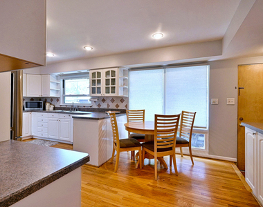 4915 Jerome Avenue - Photo Thumbnail 12