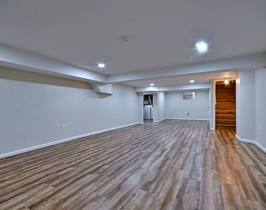 4915 Jerome Avenue - Photo Thumbnail 24