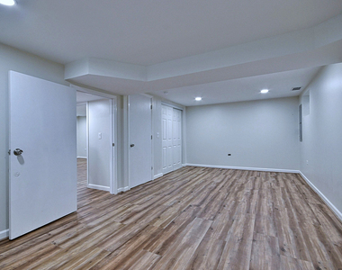 4915 Jerome Avenue - Photo Thumbnail 28