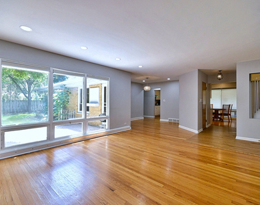 4915 Jerome Avenue - Photo Thumbnail 4