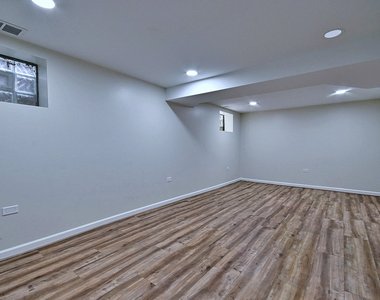 4915 Jerome Avenue - Photo Thumbnail 29