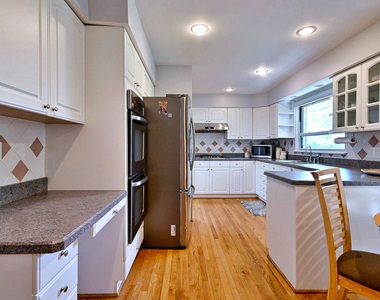 4915 Jerome Avenue - Photo Thumbnail 15