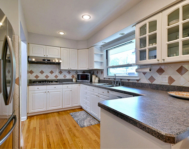 4915 Jerome Avenue - Photo Thumbnail 11